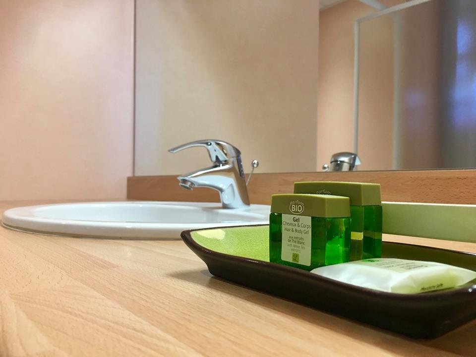 Hotel La Clairiere Chambon-sur-Dolore Eksteriør billede